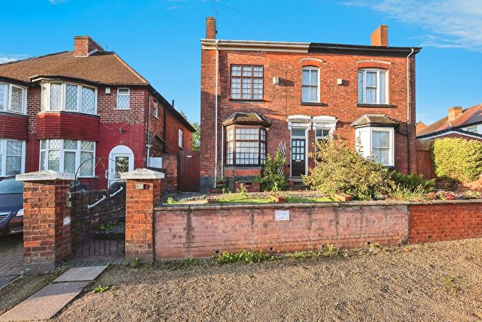 4 Bedroom Semi-detached House For Sale In Island Road, Handsworth, Birmingham, B21