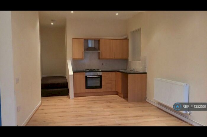 1 Bedroom Flat To Rent In Main Street, Newmilns, KA16