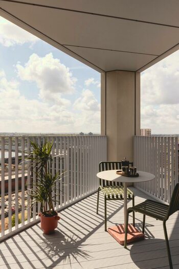 2 Bedroom Apartment To Rent In Nine Elms Lane, London, SW11