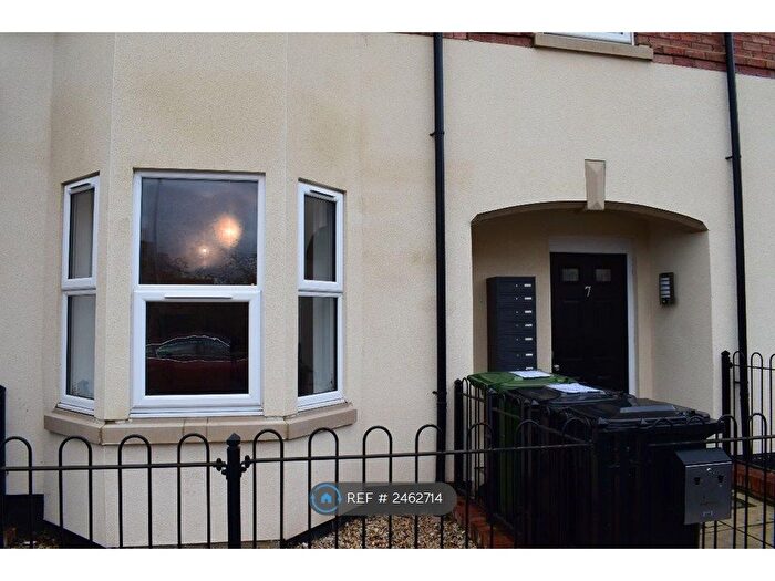 1 Bedroom Flat To Rent In Strode Road, Wellingborough, NN8