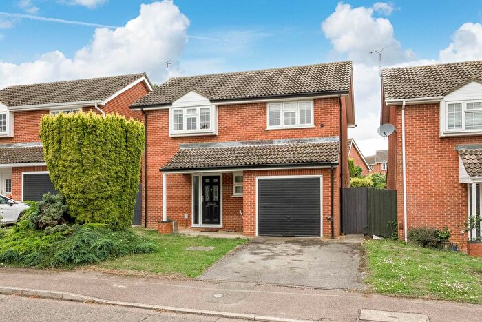 3 Bedroom Detached House For Sale In Thomas Drive, Newport Pagnell, MK16