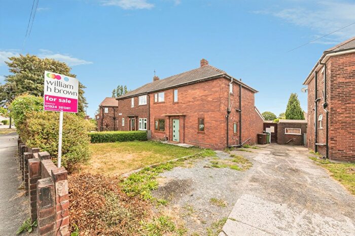 3 Bedroom Semi-Detached House For Sale In Stoney Lane, Hall Green, Wakefield, WF4