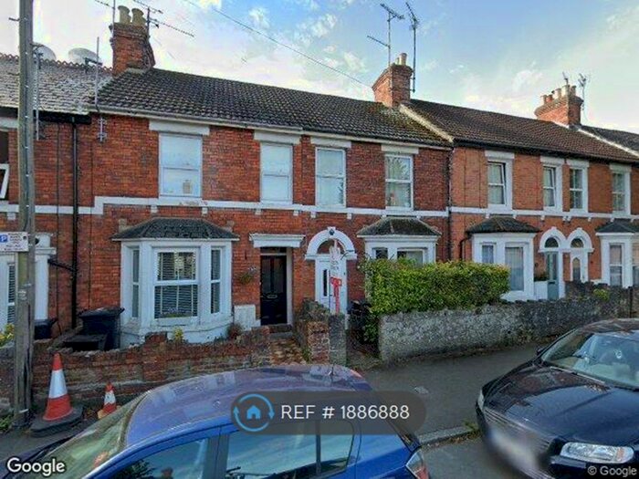 3 Bedroom Terraced House To Rent In Lethbridge Road, Swindon, SN1