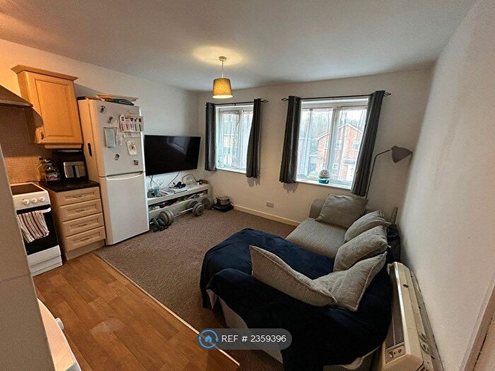 2 Bedroom Flat To Rent In Ebdon Road, Weston-Super-Mare, BS22