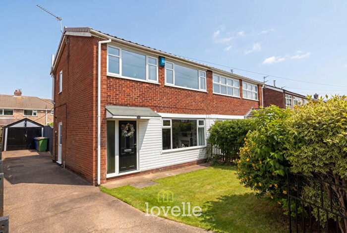 3 Bedroom Semi-Detached House For Sale In Ancaster Avenue, Scartho, Grimsby, DN33