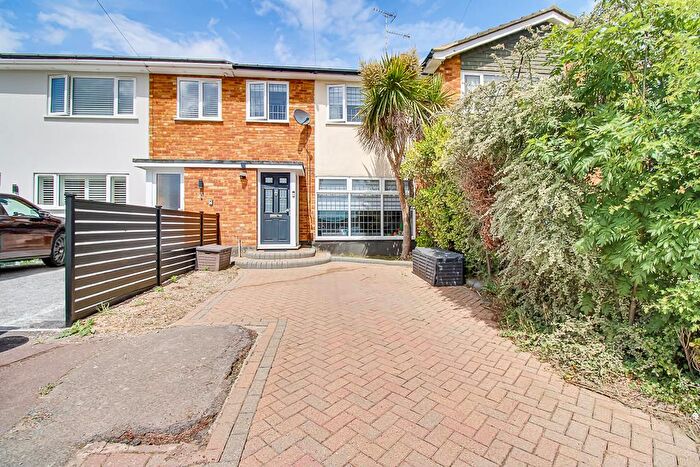 3 Bedroom Terraced House For Sale In Dandies Chase, Leigh-on-Sea, SS9