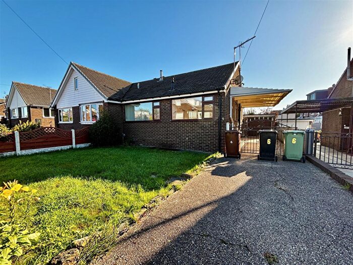 2 Bedroom Semi-detached Bungalow For Sale In Epsom Road, Kippax, Leeds, LS25