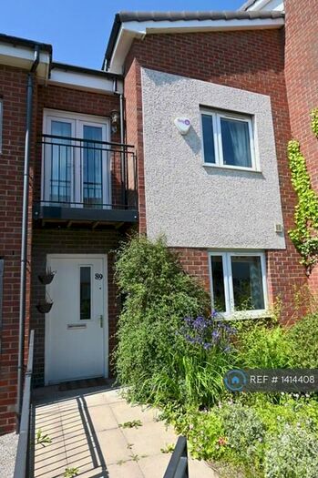 3 Bedroom Terraced House To Rent In Sandal Street, Manchester, M40