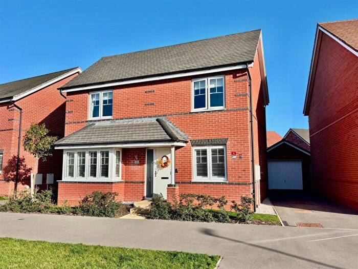 4 Bedroom Detached House For Sale In Henmore Crescent, Mickleover, Derby, DE3