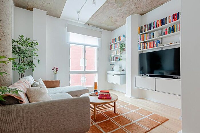 1 Bedroom Flat For Sale In Saffron Hill, London, EC1N