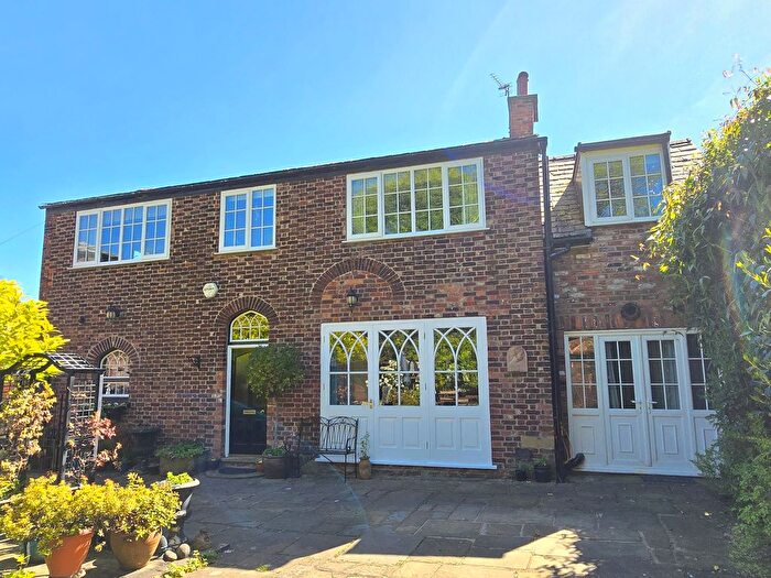 4 Bedroom Detached House For Sale In The Mount, Altrincham, WA14