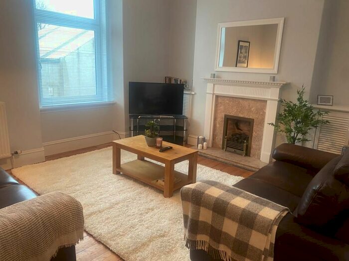 2 Bedroom Flat To Rent In Holland Street, City Centre, Aberdeen, AB25