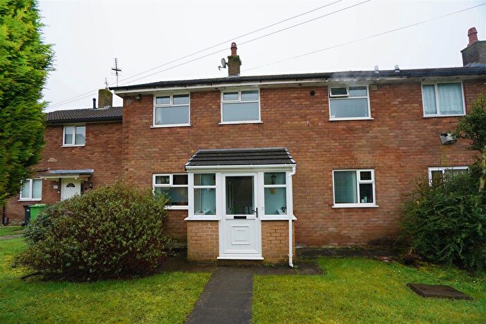 3 Bedroom Town House For Sale In Cherry Tree Way, Horwich, Bolton, BL6