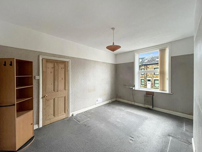 3 Bedroom Terraced House For Sale In Wellington Terrace, Leeds, West Yorkshire, LS13