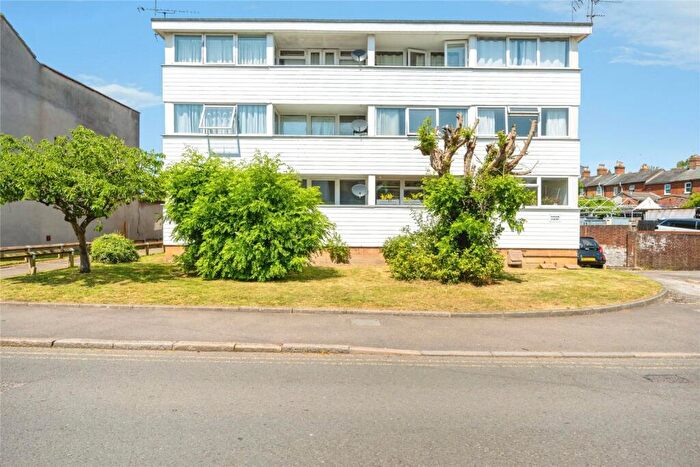 2 Bedroom Property For Sale In Wing Road, Leighton Buzzard, Bedfordshire, LU7