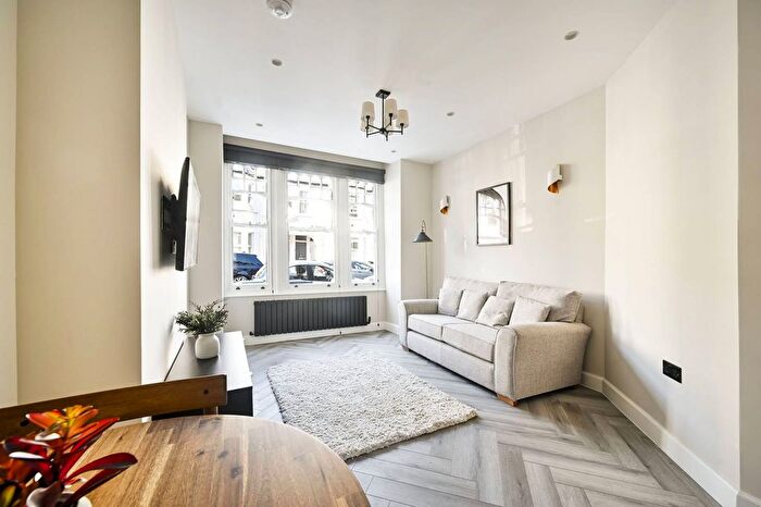 2 Bedroom Flat To Rent In Stephendale Road, Sands End, London, SW6