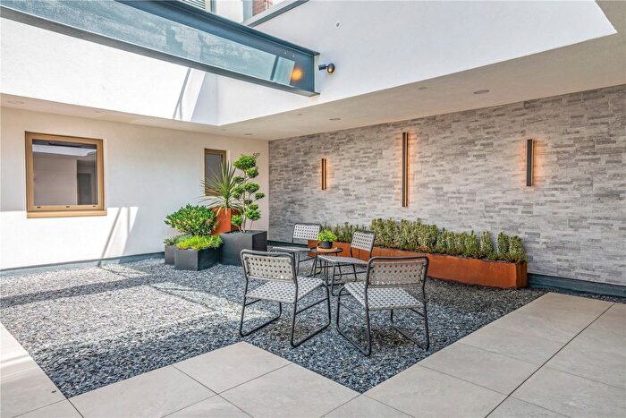 2 Bedroom Flat For Sale In Apartment, Trinity House, A Cambridge Street, Harrogate, HG1