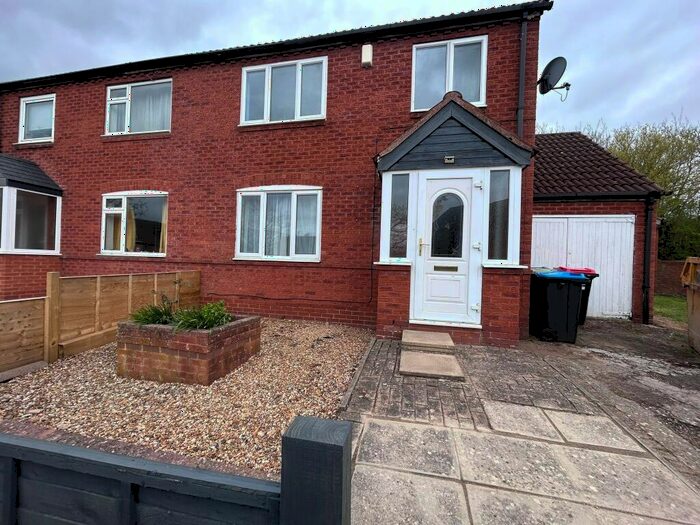 3 Bedroom Semi-Detached House To Rent In Bradwell, MK13