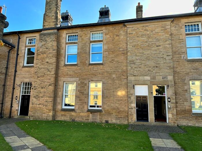 2 Bedroom Flat To Rent In Buckden Court, Jackson Walk, Menston, LS29