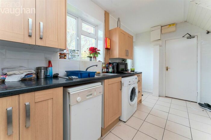 5 Bedroom Semi-Detached House To Rent In Hillside, Brighton, BN2