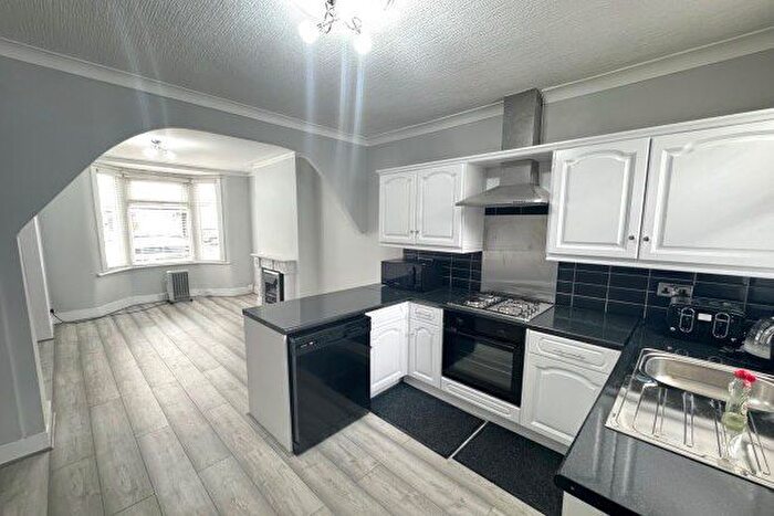 2 Bedroom Property To Rent In Pond Road, London, E15