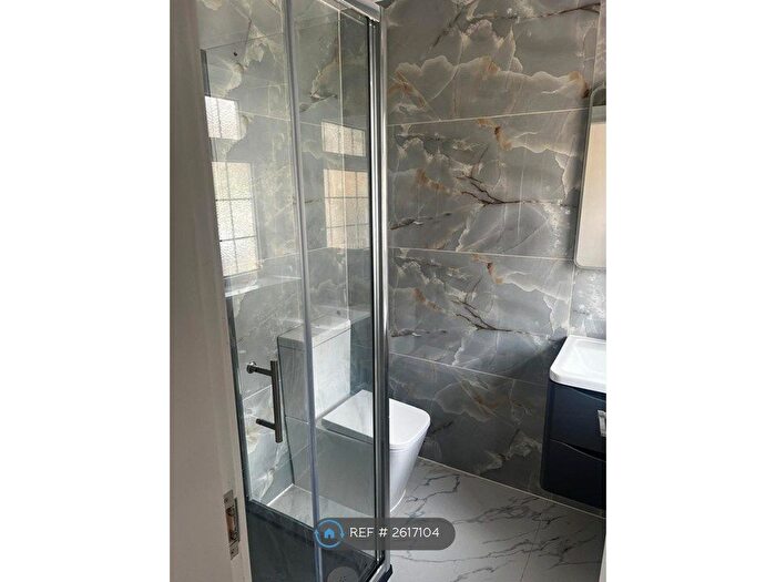 5 Bedroom Bungalow To Rent In Wychelm Road, Shinfield, Reading, RG2