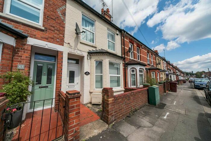 5 Bedroom Semi-Detached House To Rent In Norfolk Road, Reading, RG30