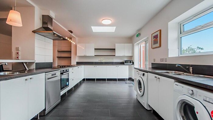 6 Bedroom Terraced House To Rent In Harborne Lane, Selly Oak, Birmingham, B29