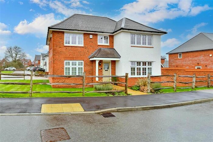 4 Bedroom Detached House For Sale In Great Threads, Staplehurst, Kent, TN12
