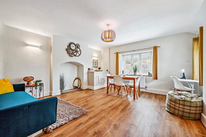 2 Bedroom Apartment For Sale In The Bank, Stoney Middleton, Hope Valley, S32