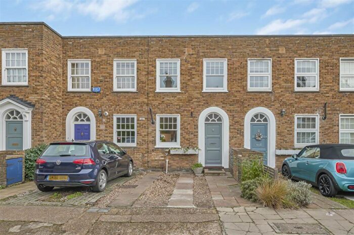 2 Bedroom Terraced House For Sale In Alder Road, Mortlake, London, SW14