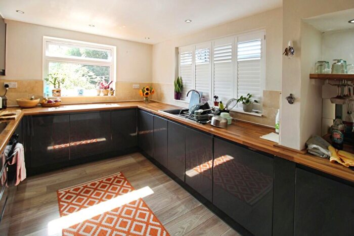 2 Bedroom Flat To Rent In Highbury Close, Salisbury, SP2