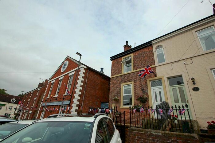 2 Bedroom Cottage To Rent In High Street, Burton Upon Trent, Staffordshire, DE13