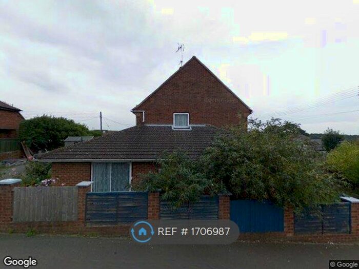 3 Bedroom Terraced House To Rent In Heath Lawn, Flackwell Heath, High Wycombe, HP10