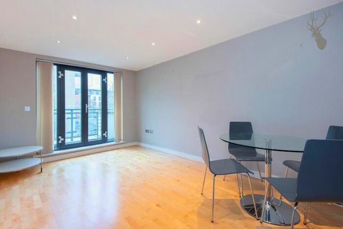 2 Bedroom Flat To Rent In Fairfield Road, London, E3