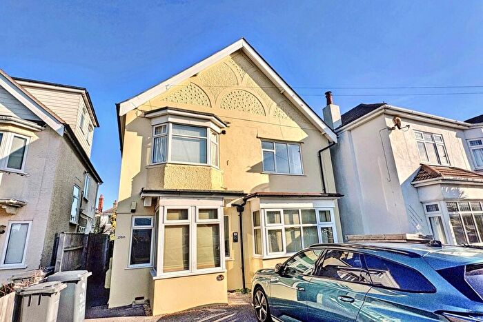 2 Bedroom Flat For Sale In Southbourne, BH6