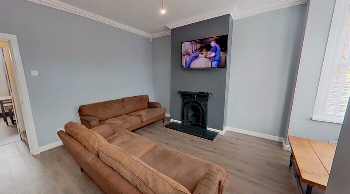 4 Bedroom Terraced House To Rent In St Anns Avenue, Burley, Leeds, LS4