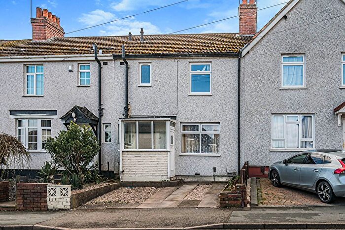 3 Bedroom Terraced House To Rent In Bunns Lane, Dudley, West Midlands, DY2