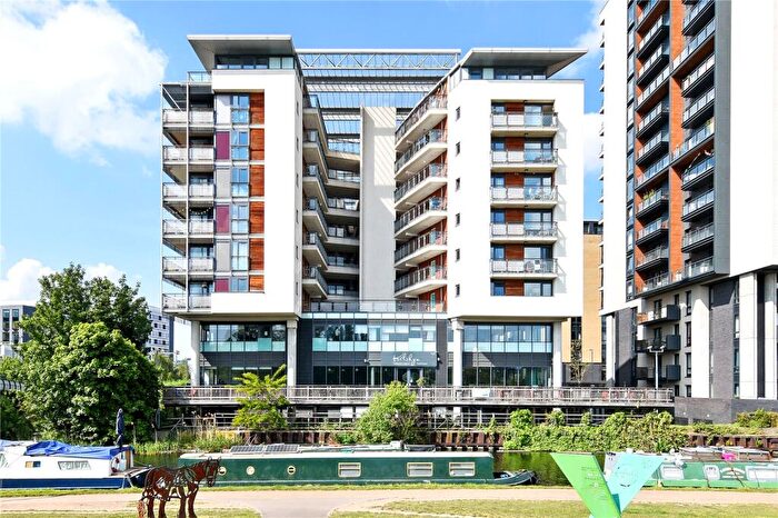 1 Bedroom Flat To Rent In Suttons Wharf, Palmers Road, Bethnal Green, London, E2