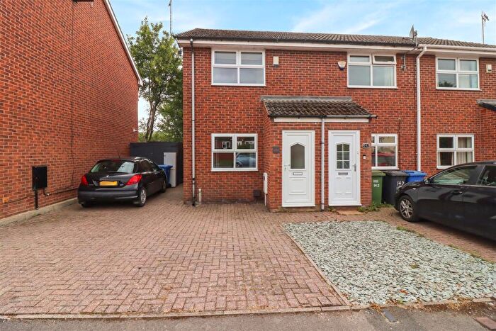 2 Bedroom House To Rent In Holland Road, Old Whittington, Chesterfield, S41
