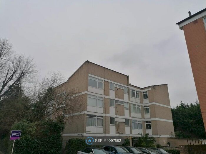 2 Bedroom Flat To Rent In College Road, Isleworth TW7