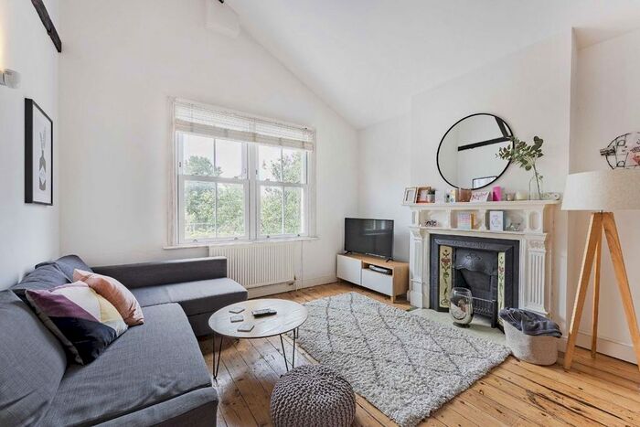 1 Bedroom Flat To Rent In Wavertree Road, London, SW2