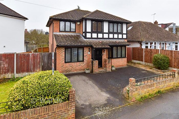 4 Bedroom Detached House For Sale In Cavendish Way, Maidstone, Kent, ME15