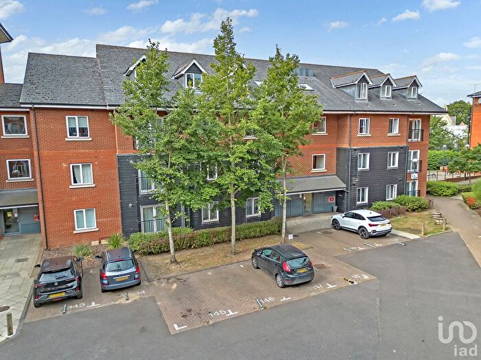 2 Bedroom Flat For Sale In John Dyde Close, Bishop's Stortford, CM23