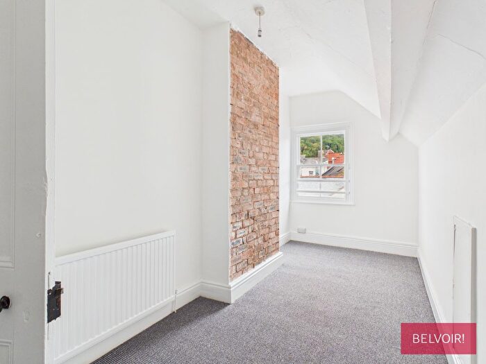3 Bedroom Flat To Rent In Oak Street, Llangollen, LL20