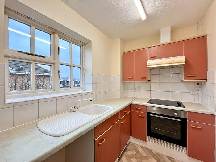 2 Bedroom Apartment To Rent In Coal Court, Columbia Wharf Road, Grays, RM17