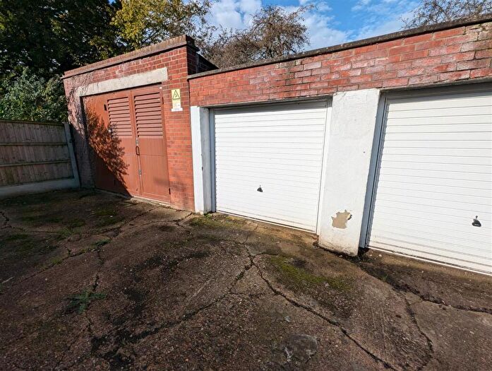 Garage / Parking To Rent In Garage, Flemming Crescent, Leigh On Sea, SS9
