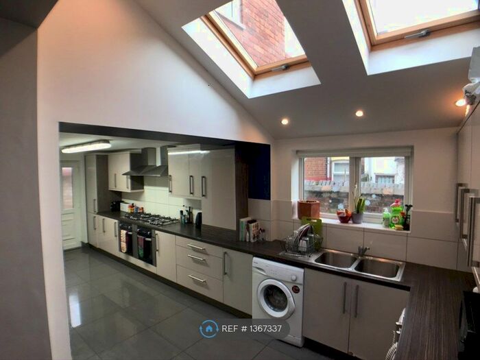 8 Bedroom Terraced House To Rent In Borrowdale Road, Liverpool, L15