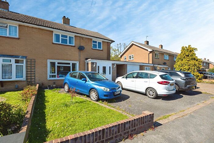 3 Bedroom Semi Detached House For Sale In Applegarth Avenue, Guildford, Surrey, GU2