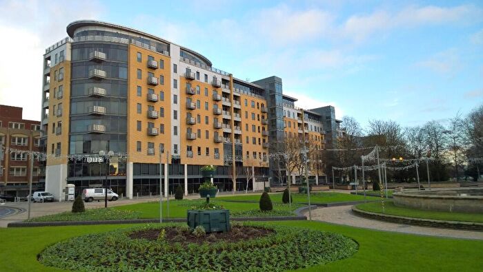 2 Bedroom Flat To Rent In Dock Street, Hull, HU1